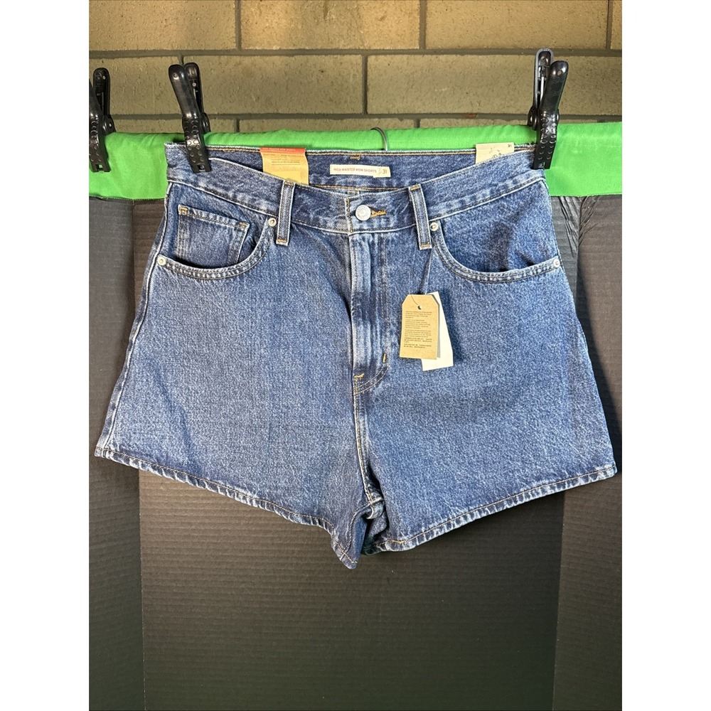 NWT Levi's Women's High-Waisted Denim Mom Short Size 31 Dark Wash